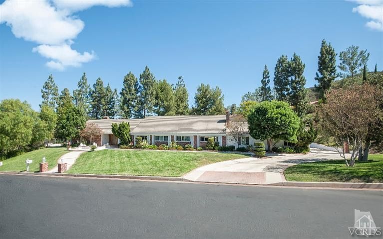 1st image of 488 Oak Creek Dr