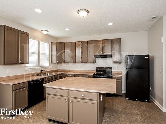 5th image of 3048 Hidden Pine Dr
