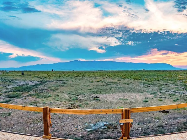 5 Twin Buttes Vistas Dr, Laramie, WY 82070