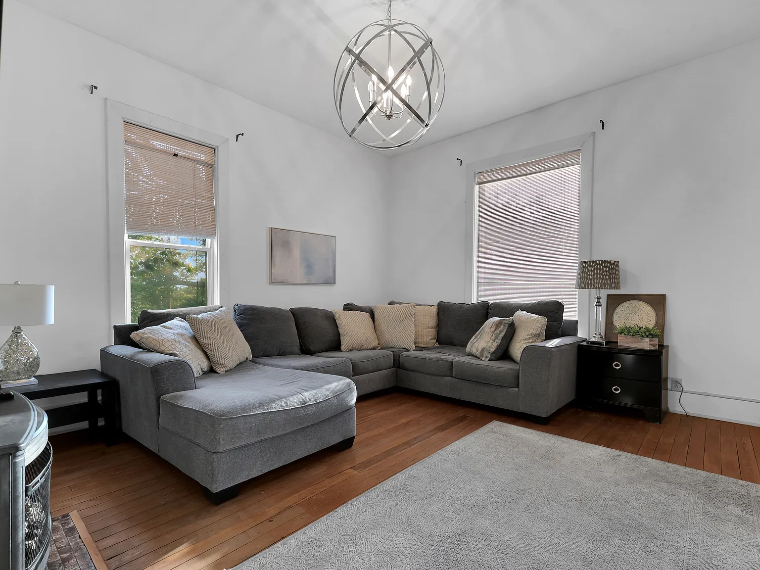 4 bed, 2432 sqft, $4,250 — Photo 4