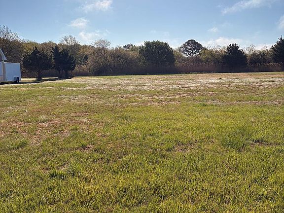 2nd image of 18 Hammock Point Rd