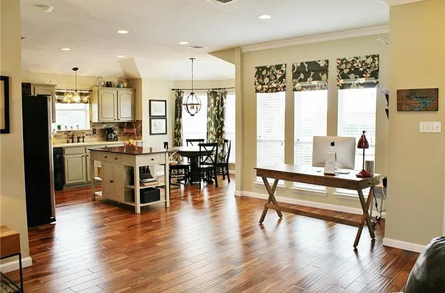 629 Rothschild Ln — Photo 12
