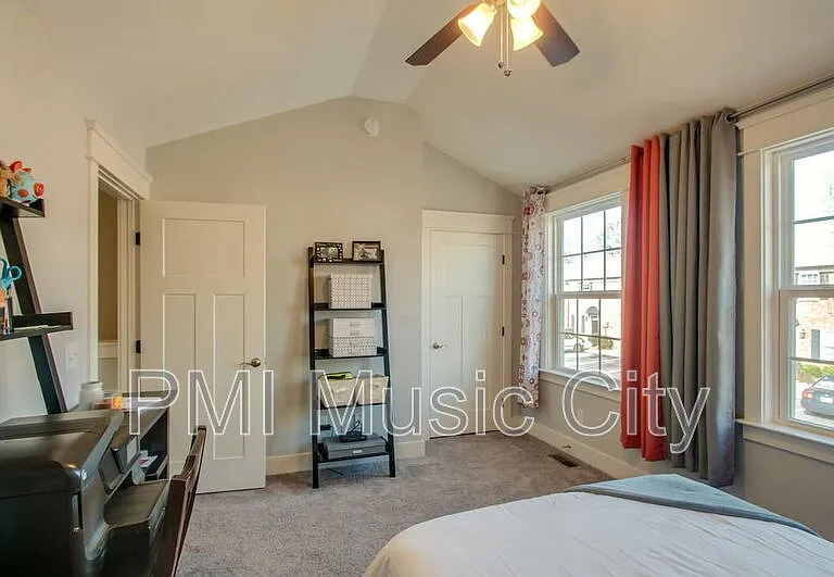 121 Porter Ter — Photo 8