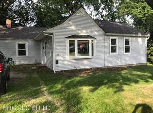 186 Paxton Rd, Eastlake, OH 44095