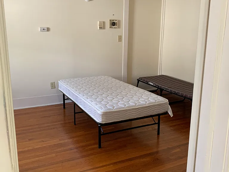 Odell Ave — Photo 2