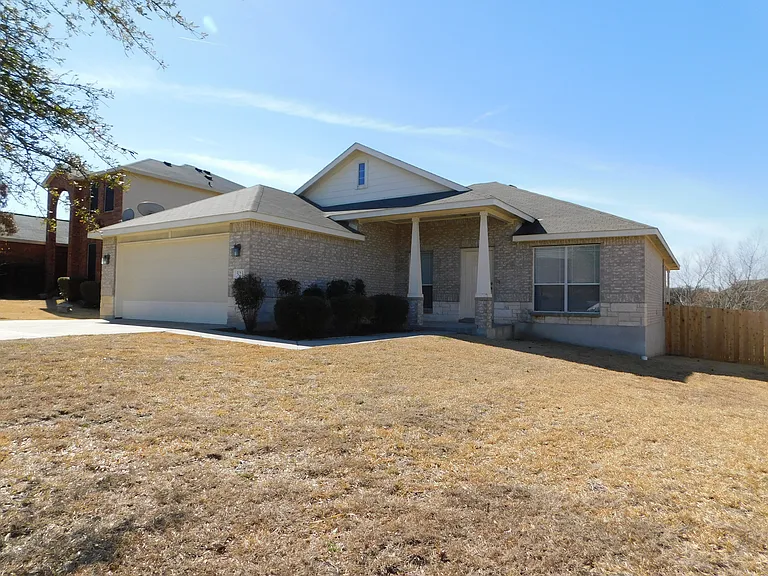 523 Cattail Cir — Photo 2