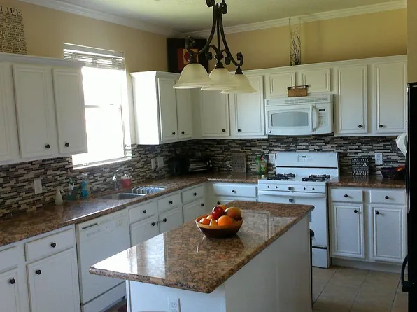 11810 Hueco Tanks Dr, Sugar Land, TX 77498