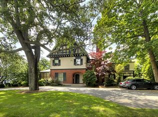 107 Old Beach Rd APT 1, Newport, RI 02840