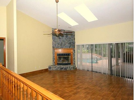 5th image of 838 Centerwood Dr