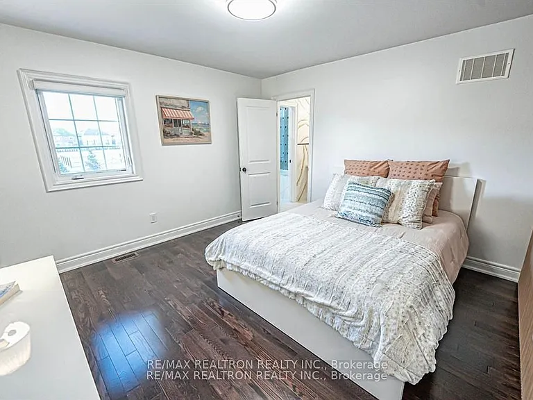 41 Woodgate Pines Dr — Photo 6