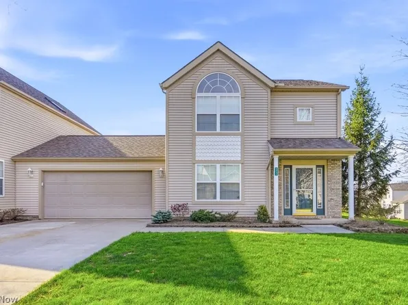 8853 Robinwood Ter, Macedonia, OH 44056