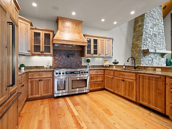 2nd image of 1034 Mountain Park Dr #B