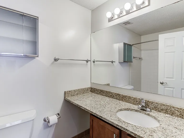 Park Glen Apartments — Photo 39