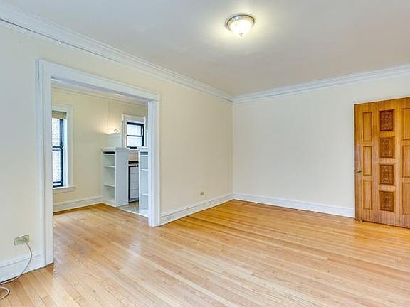 4th image of 5847 S Blackstone Ave APT 109