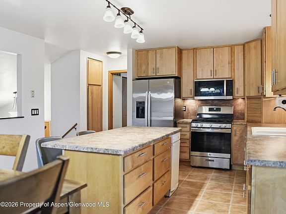 4th image of 39 Coyote Cir