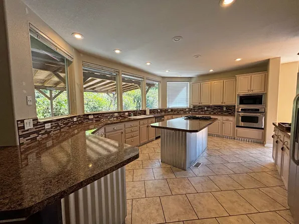 1600 Fort Bragg Rd #2, Willits, CA 95490