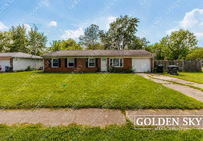1901 S Hunter Rd — Photo 1