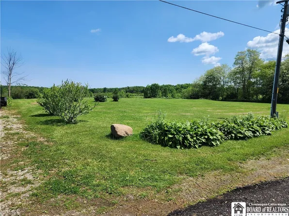 8584 Pigeon Rd #18, Westfield, NY 14787