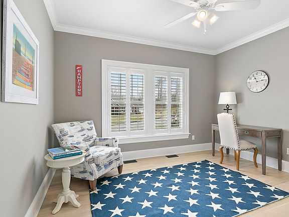 3rd image of 48 Romana Dr