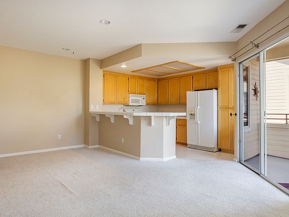 4th image of 2528 Beach Head Way
