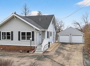 1721 W Main St, Little Chute, WI