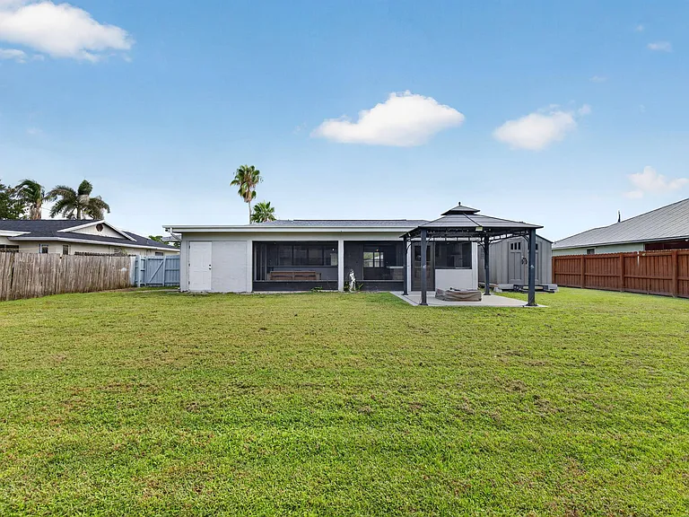 825 SE Starflower Ave — Photo 41