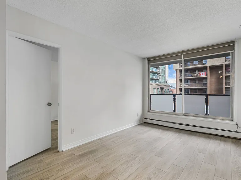 725 12th Ave SW — Photo 16