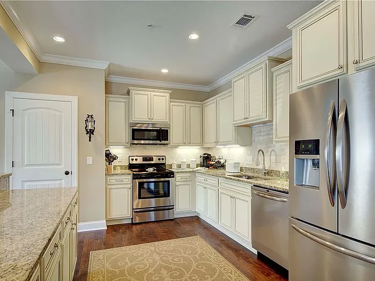 404 Reserve Ln — Photo 8