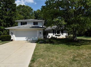 4067 Brewster Dr, Westlake, OH 44145