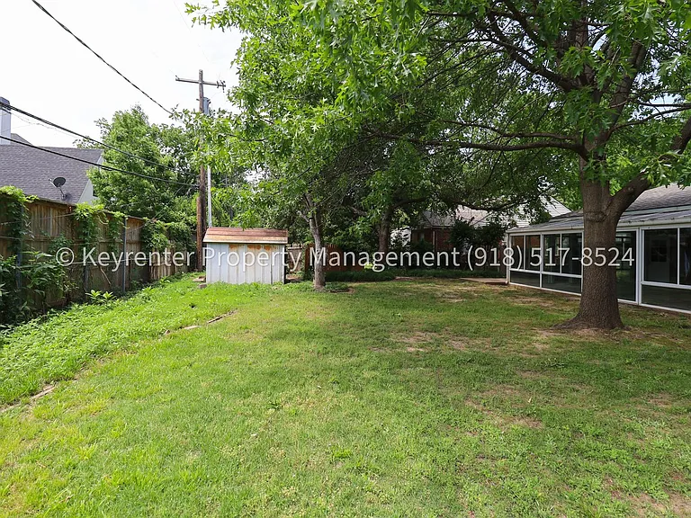 1426 E 32nd Pl — Photo 9