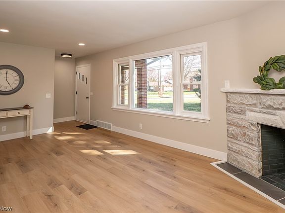3rd image of 2849 Wise Ave NW