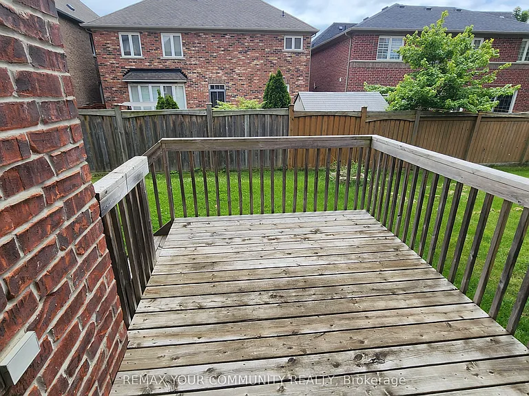 3 Prince Of Wales Dr — Photo 26