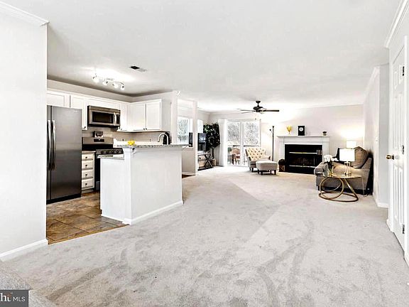 5th image of 219 Fernwood 219b Pl