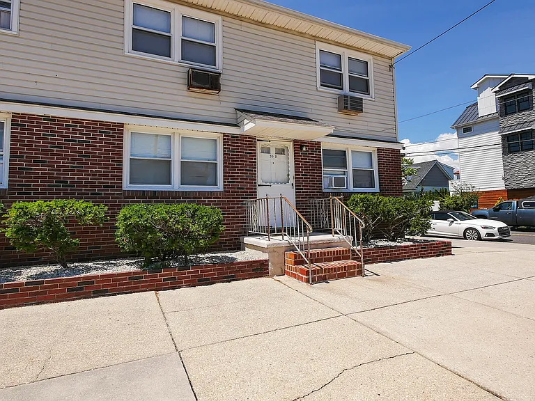 30 N Coolidge Ave #B — Photo 2