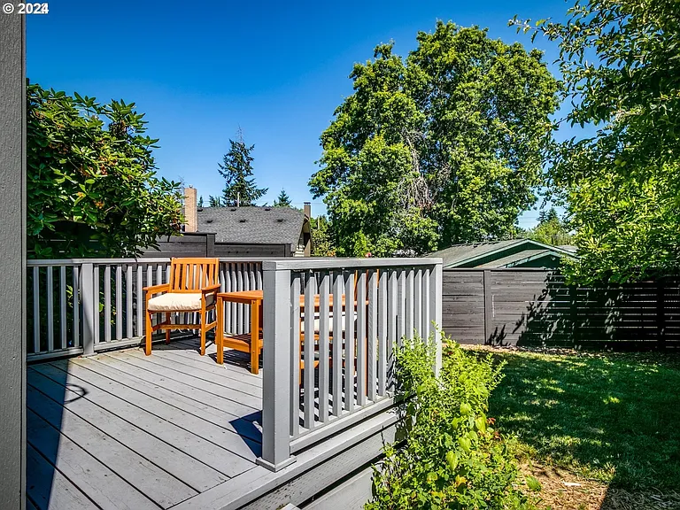6847 N Seneca St #6847 — Photo 4
