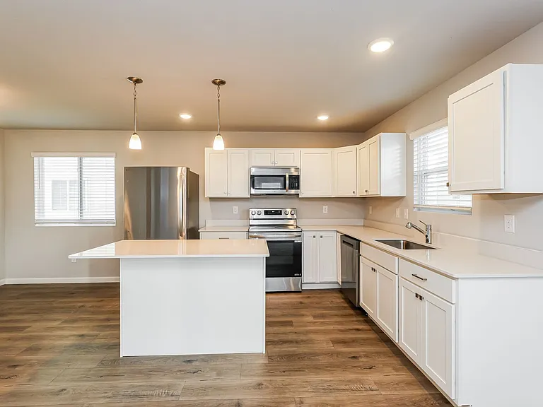 408 N Park Ave — Photo 6