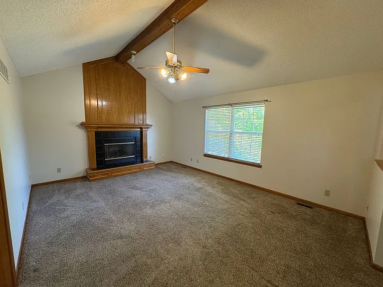 1208 SW Trail Ridge Dr — Photo 3