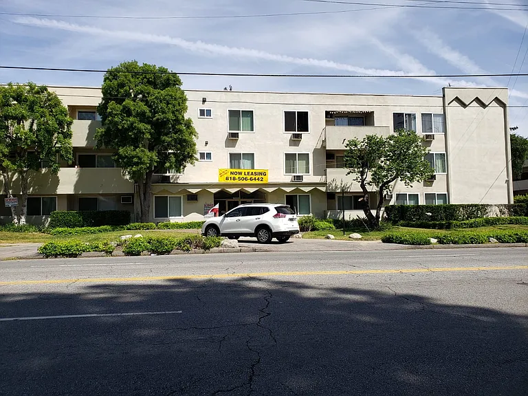 5000 Coldwater Canyon Ave #1A — Photo 1