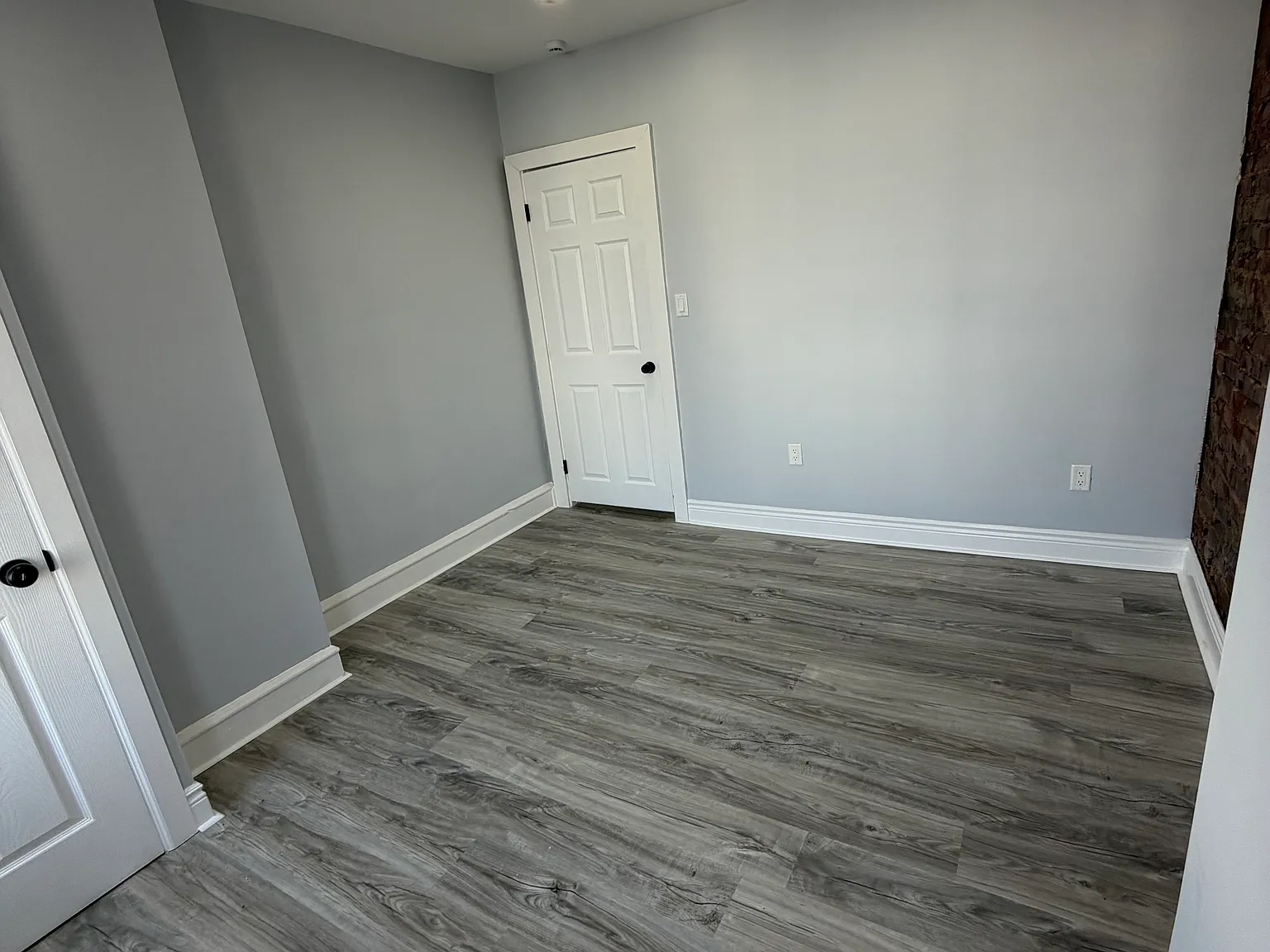2 bed, 540 sqft, $1,300 — Photo 2
