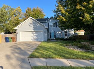 2930 Blackhawk Dr, Bellevue, NE 68123