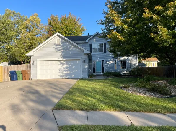 2930 Blackhawk Dr, Bellevue, NE 68123