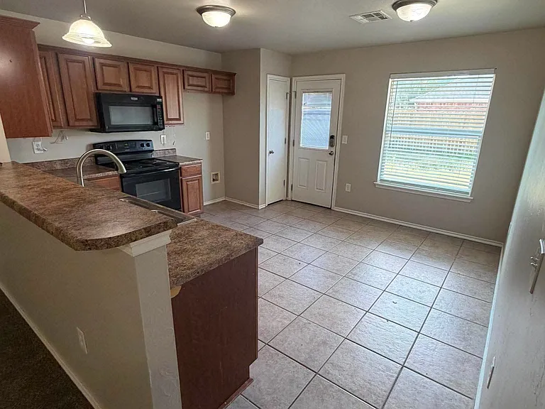 524 E Juniper Ln — Photo 5