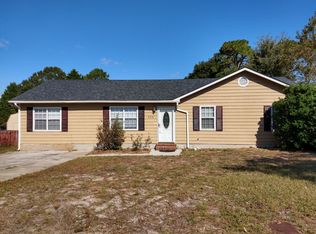 604 Calabash Dr, Hubert, NC 28539