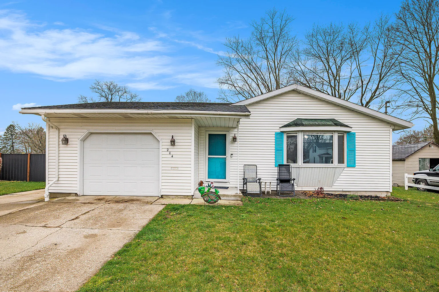204 N Douglas Ave photo 1