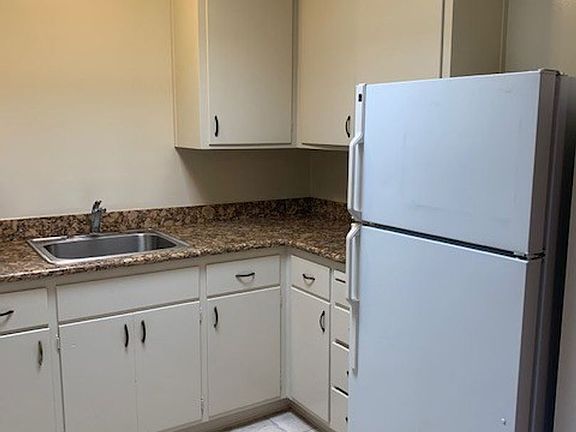 5th image of 2187 Carlmont Dr APT 11