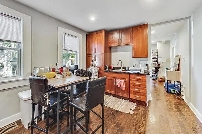 2 bed, 865 sqft, $2,000 — Photo 2
