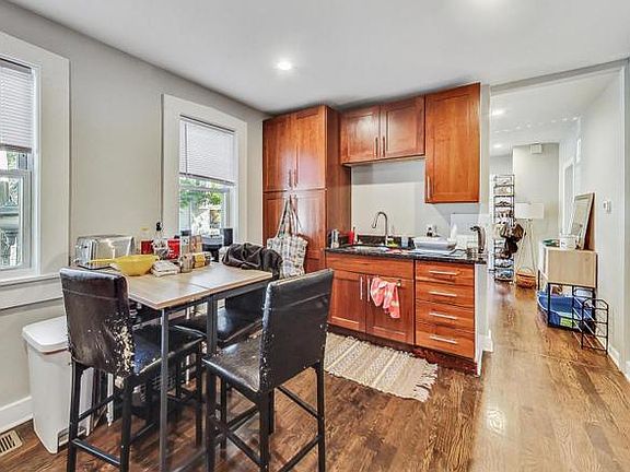 2nd image of 3858 N Whipple St #1R