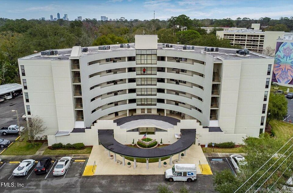 Edgewood Condominium