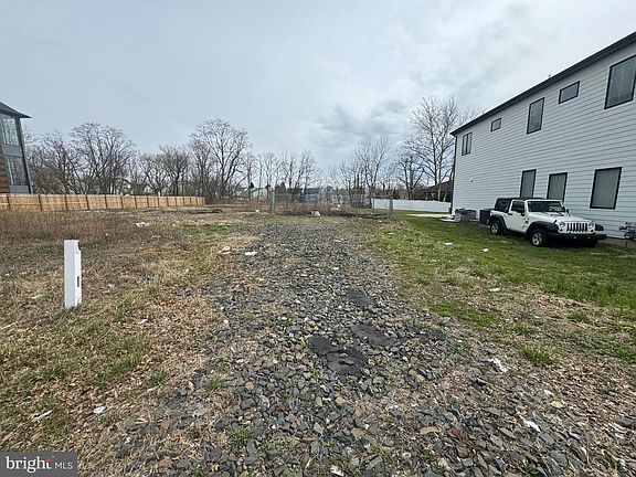 2nd image of 9735 Krewstown Rd