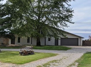 21335 Elaine Rd, Lebanon, MO 65536